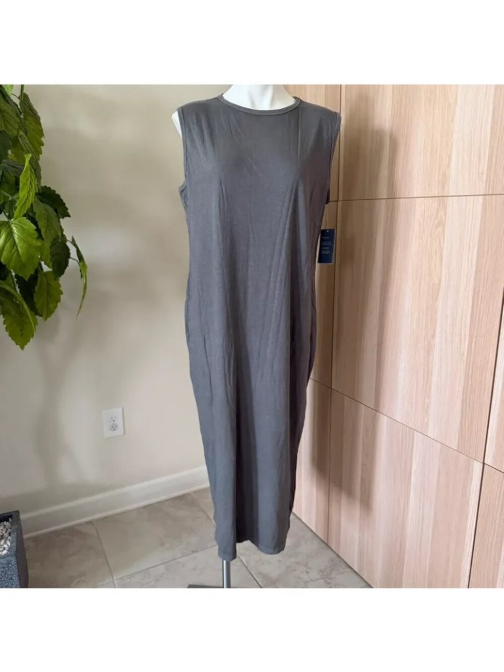 Universal Thread Women’s Sleeveless T-shirt Dress Size L
